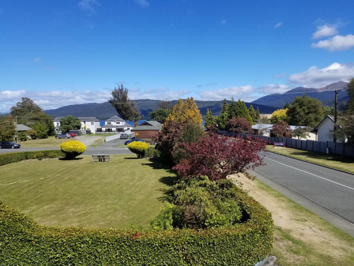 Alpine View Motel Te Anau Exteriör bild